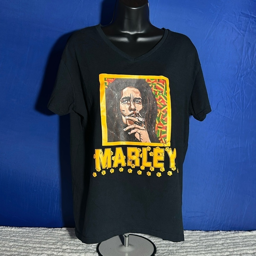 Bob Marley Women’s Black XXL Short Sleeve T Shirt. V Neck